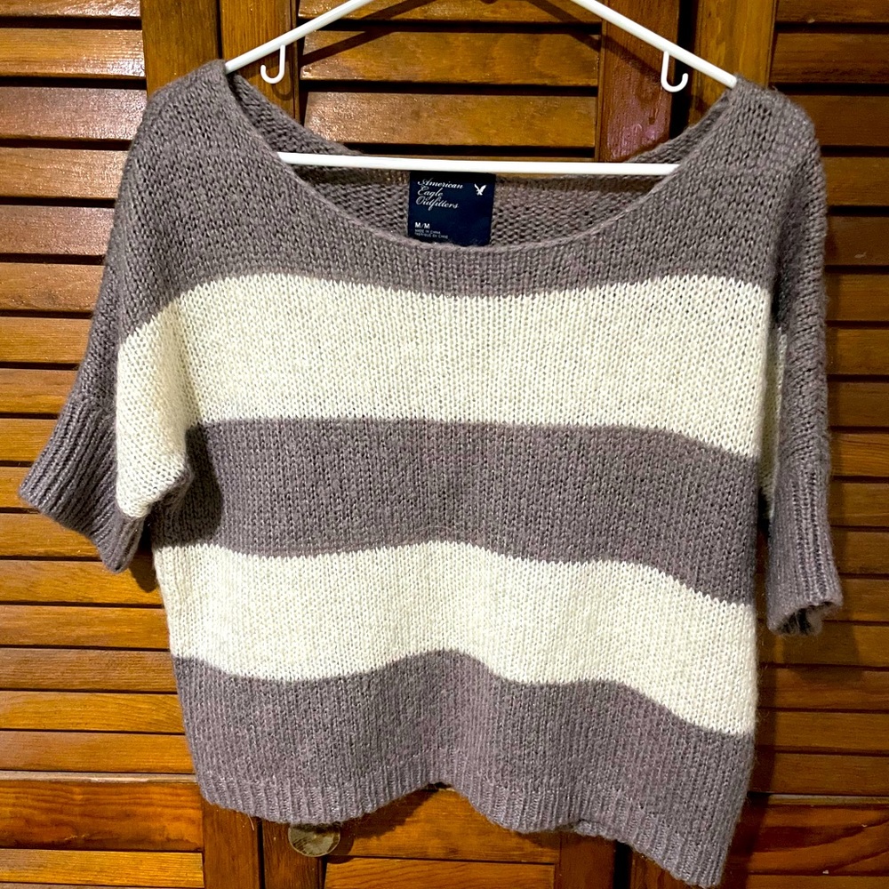 Short sleeve sweater